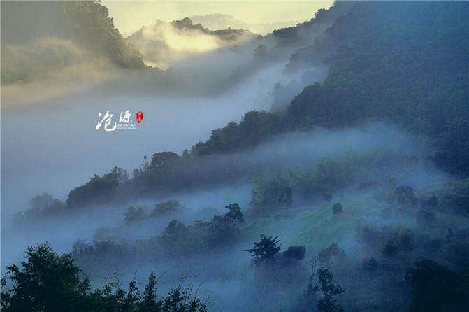 救援时尚的女孩