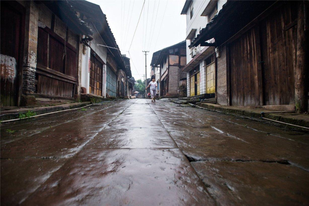液晶电视挂壁式和落地式有什么区别？游戏画面
